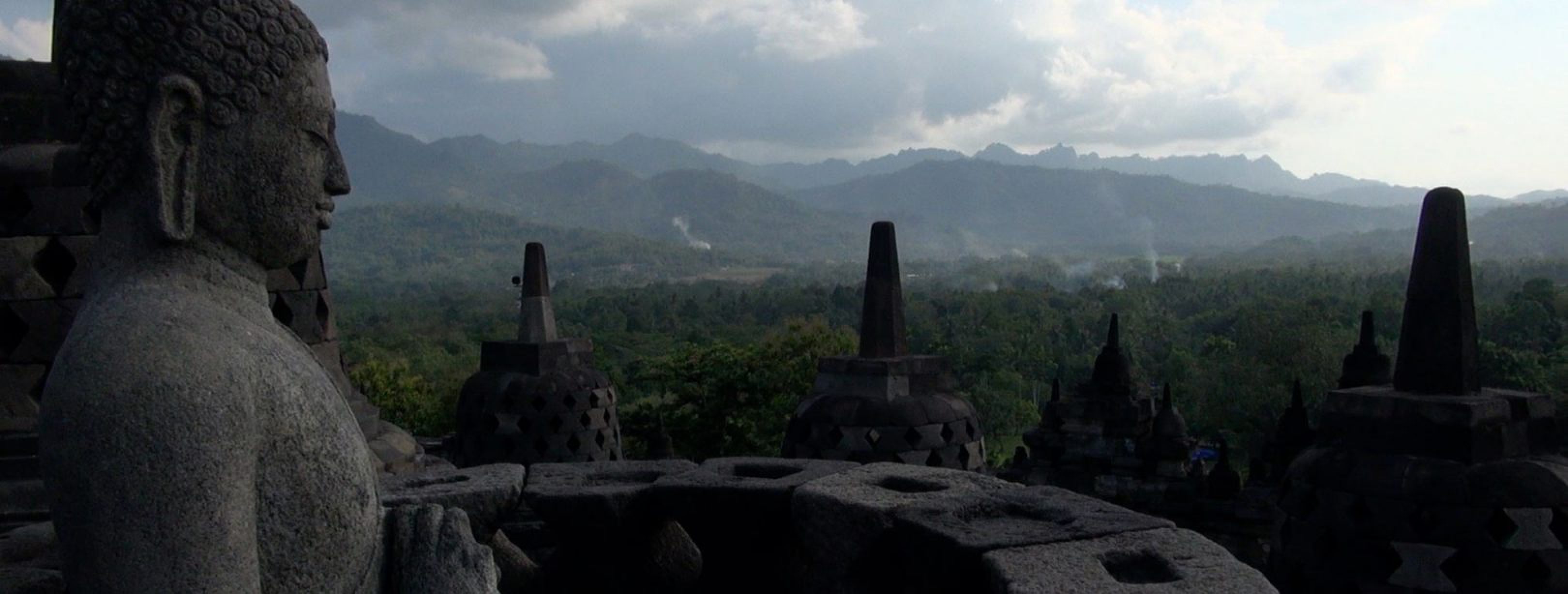 tv-Gespannen-Stilte.-Boeddhisten-in-Indonesie-Borobudur-header.jpg