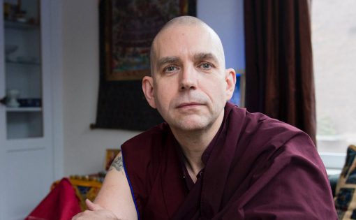 Thumbnail voor Boeddhistische monnik over complottheorieën: “Het is allemaal machteloosheid”