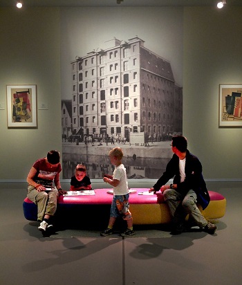 Kinderen in het museum foto Bob Brand