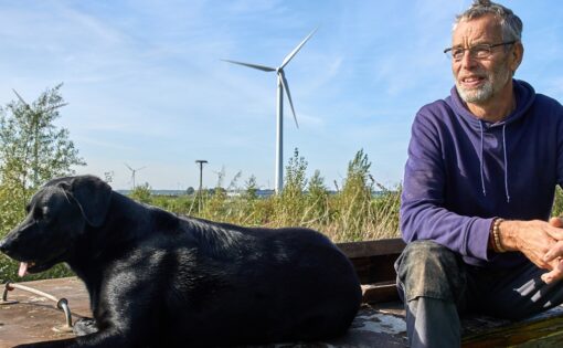 Thumbnail voor Duurzame pionier Jeroen van Steen geeft zijn grond terug aan de aarde