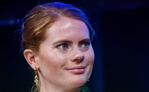 Thumbnail voor Jessica den Outer geeft bomen, rivieren en zeeën een stem